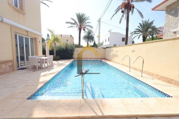 Chalet en Barrio Cabo Roig