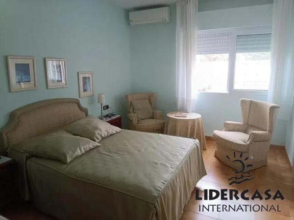 Chalet pareado en ronda de Garcilaso de la Vega, 19