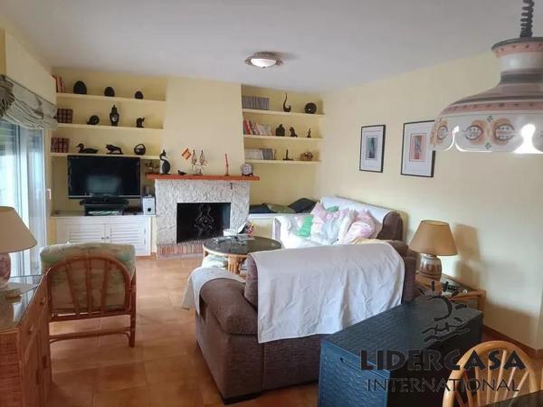 Chalet pareado en ronda de Garcilaso de la Vega, 19