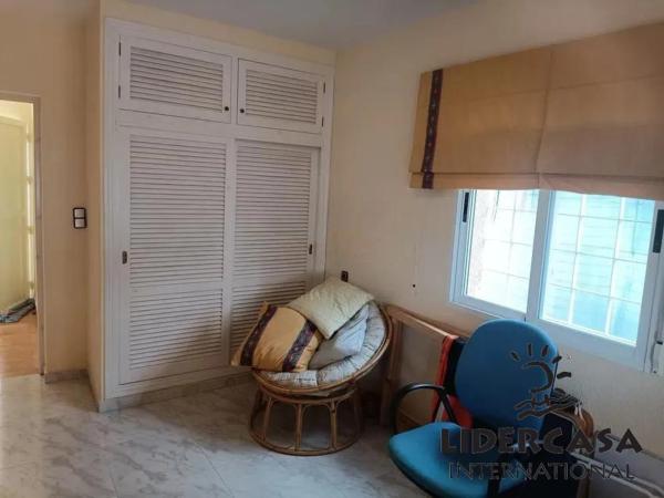 Chalet pareado en ronda de Garcilaso de la Vega, 19