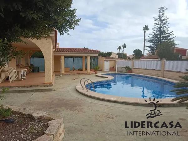 Chalet pareado en ronda de Garcilaso de la Vega, 19