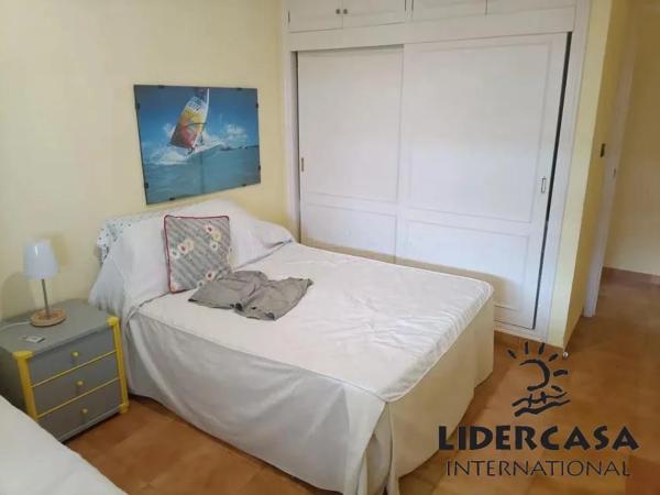 Chalet pareado en ronda de Garcilaso de la Vega, 19