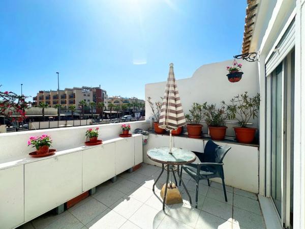 Casa independiente en calle Isla Cabrera, 2 -24