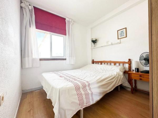 Casa independiente en calle Isla Cabrera, 2 -24