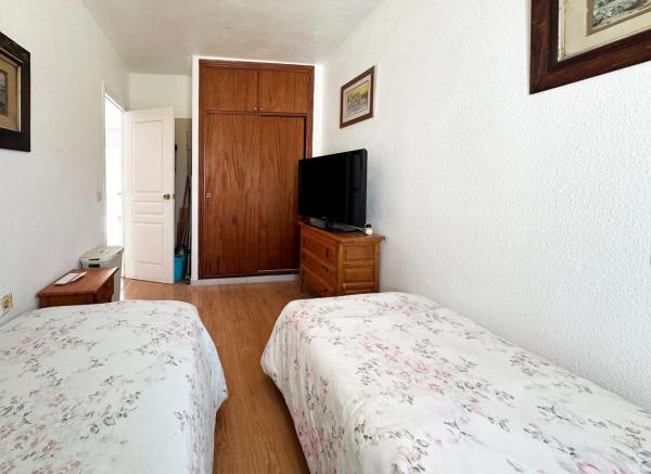 Casa independiente en calle Isla Cabrera, 2 -24