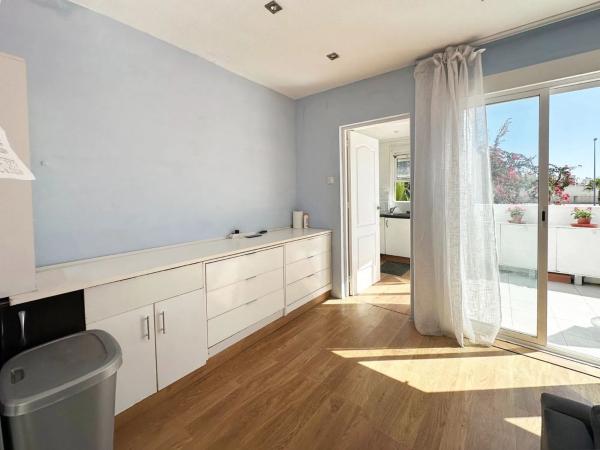 Casa independiente en calle Isla Cabrera, 2 -24