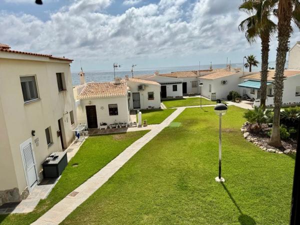 Chalet pareado en calle Violetas, 80