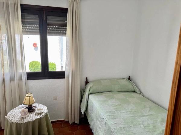 Chalet pareado en calle Violetas, 80