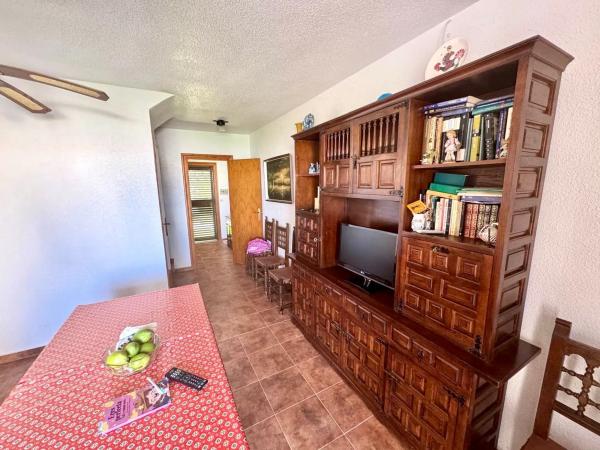 Chalet pareado en calle Violetas, 80