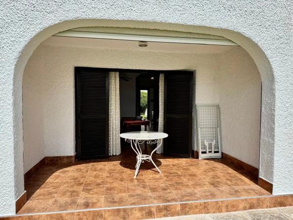 Chalet pareado en calle Violetas, 80