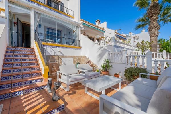 Chalet en Barrio Lomas de Cabo Roig-Los Dolses