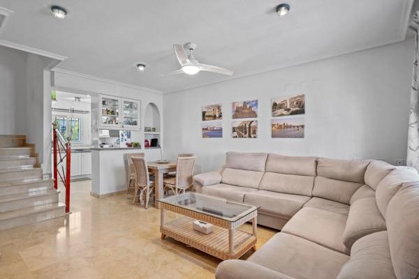 Chalet en Barrio Lomas de Cabo Roig-Los Dolses