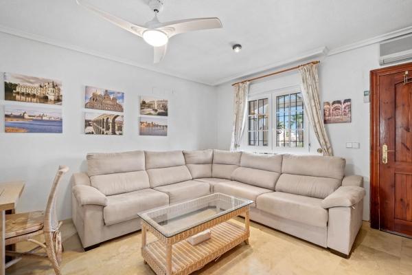 Chalet en Barrio Lomas de Cabo Roig-Los Dolses