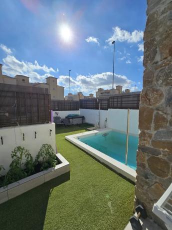 Chalet en calle Cantábrico, 13