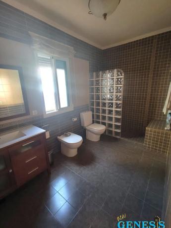 Chalet pareado en calle Cabo de la Nao, 38