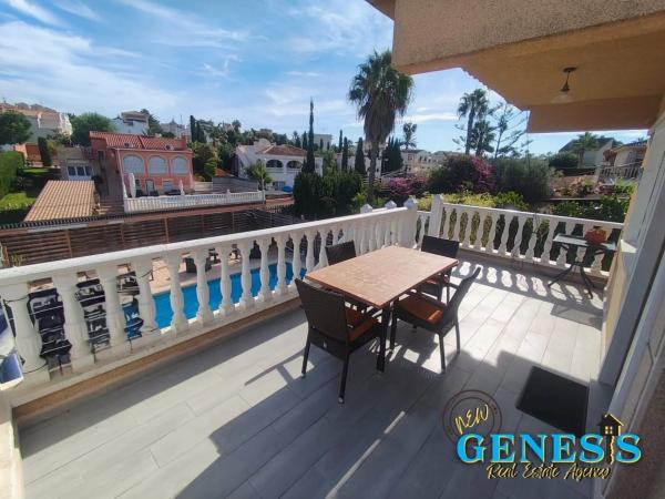 Chalet pareado en calle Cabo de la Nao, 38