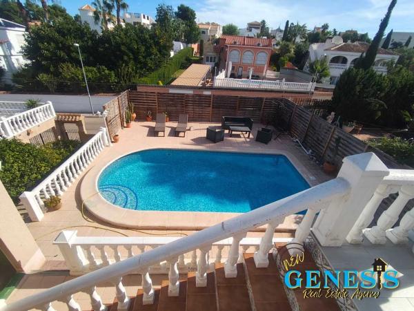 Chalet pareado en calle Cabo de la Nao, 38