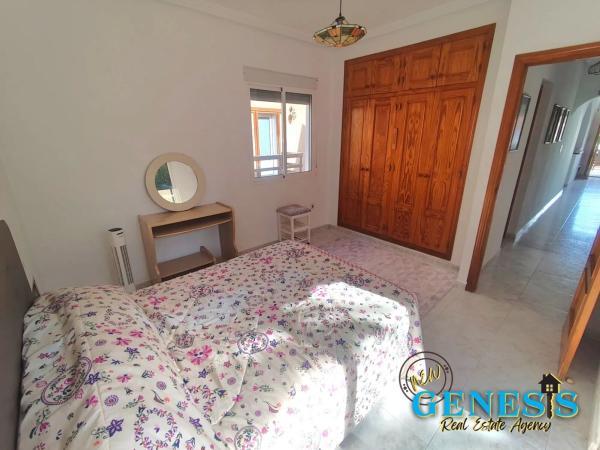 Chalet pareado en calle Cabo de la Nao, 38