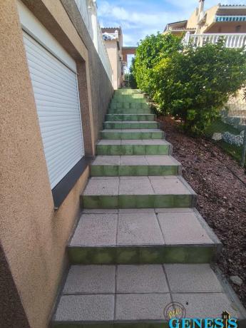 Chalet pareado en calle Cabo de la Nao, 38