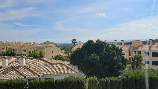 Piso en Barrio Lomas de Campoamor-Las Ramblas