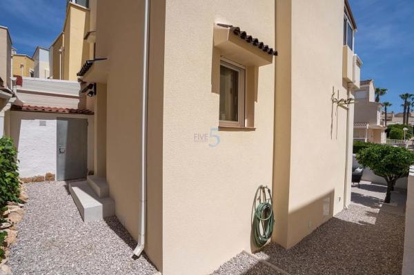 Chalet en Barrio Los Almendros-La Florida