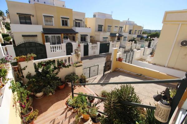 Chalet en Barrio Los Almendros-La Florida