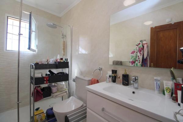 Chalet en Barrio Los Almendros-La Florida