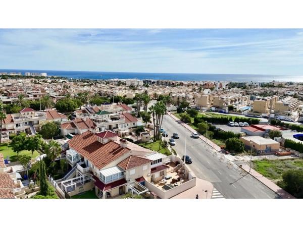 Ático en calle los Geraneos