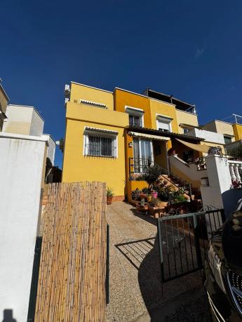 Chalet pareado en Las Palmeras Manzana