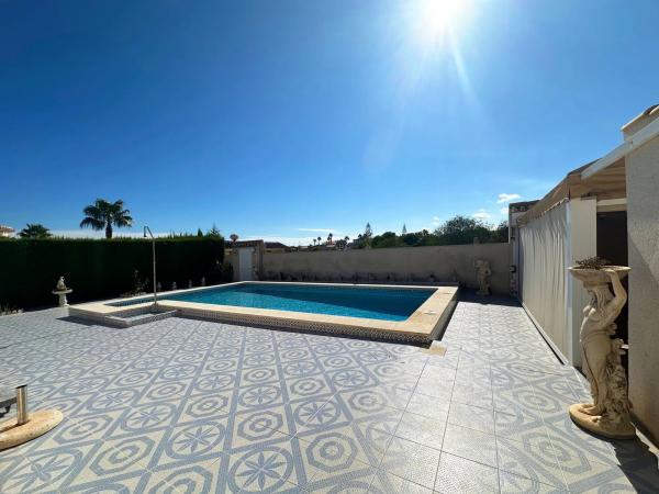 Casa independiente en calle Diego Velazquez s/n