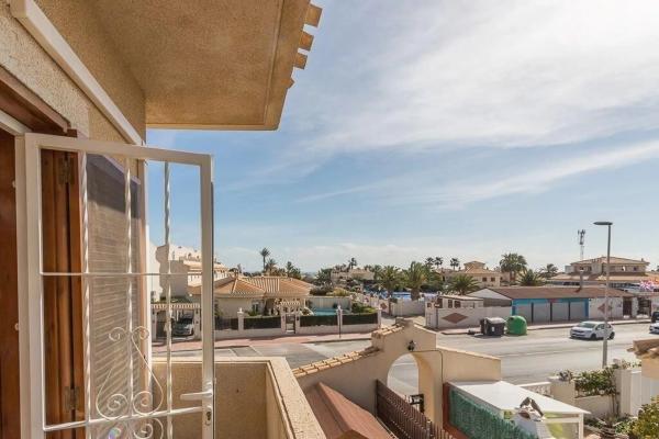 Chalet pareado en calle Pintor Ribera, 5