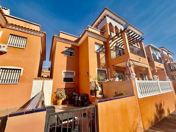 Dúplex en calle Guapiles