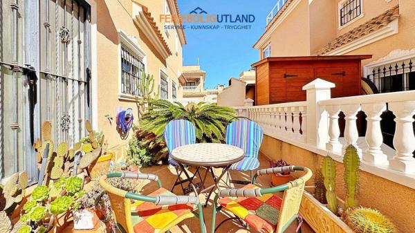 Chalet adosado en calle Vainilla s/n