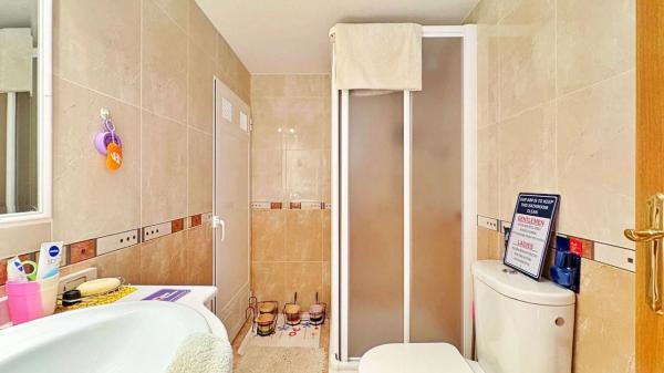 Chalet adosado en calle Clavo