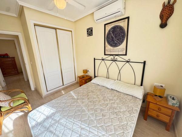 Chalet pareado en calle Aida, 2