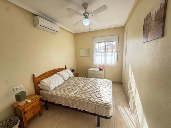 Chalet pareado en calle Aida, 2