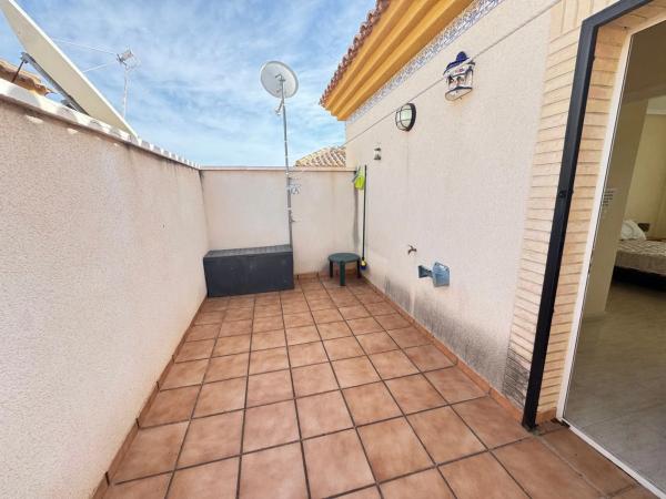 Chalet pareado en calle Aida, 2