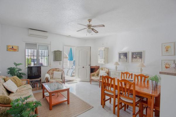 Chalet pareado en calle Velázquez V. Costa