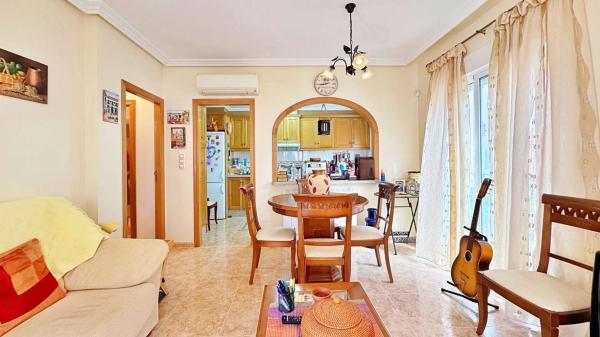 Chalet adosado en calle Comino, 10