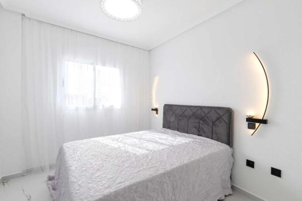 Piso en calle Pino Piñonero, 2