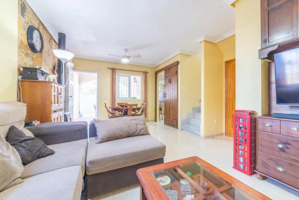 Chalet pareado en Vía