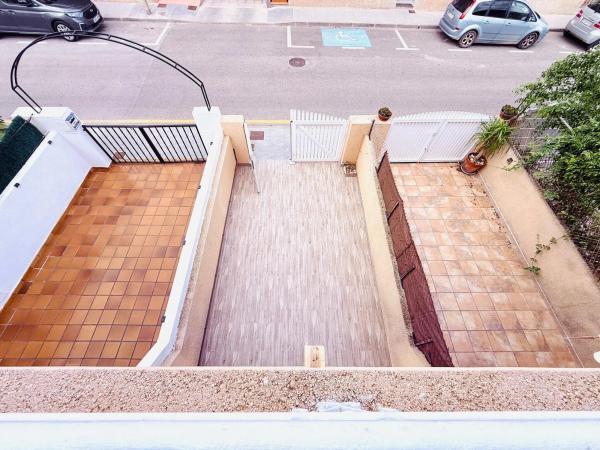 Casa independiente en avenida de Levante