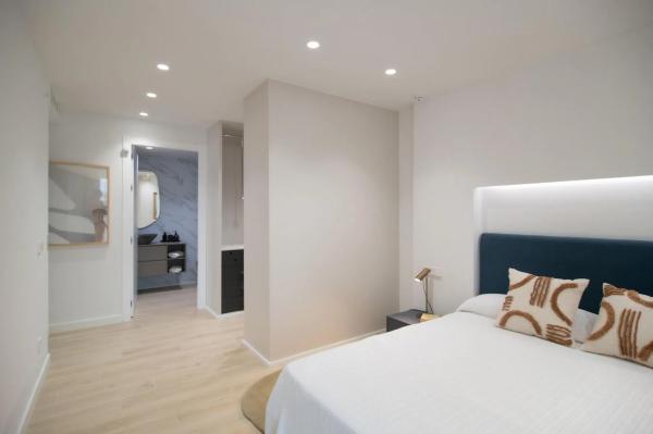 Chalet adosado en calle Comunidad Castellano-Mancheg