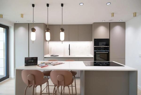 Chalet adosado en calle Comunidad Castellano-Mancheg