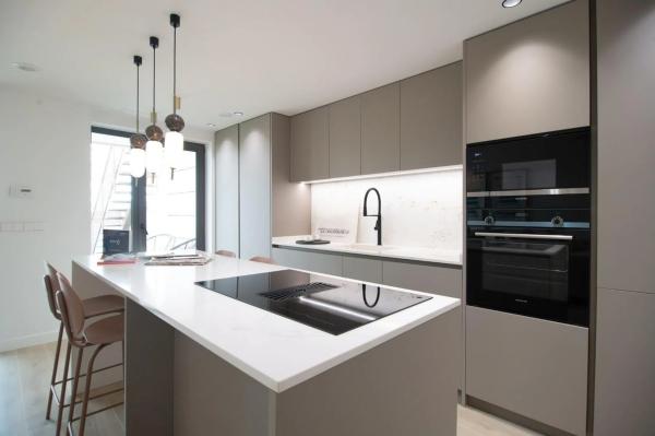 Chalet adosado en calle Comunidad Castellano-Mancheg