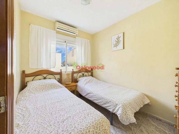 Chalet adosado en calle Albahaca