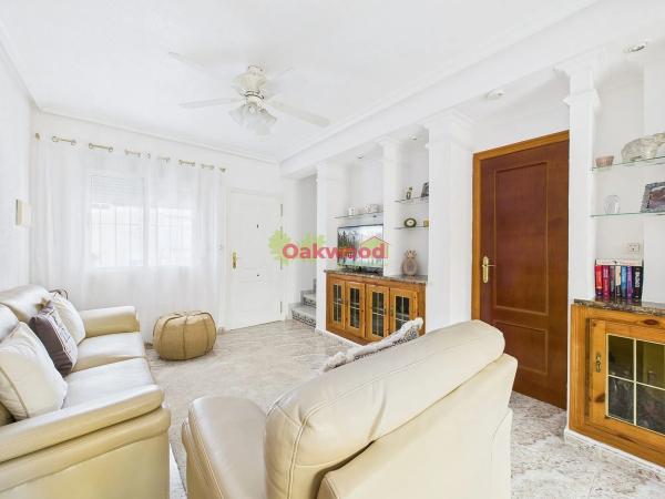 Chalet adosado en calle Albahaca