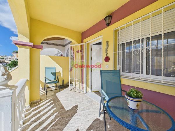 Chalet adosado en calle Albahaca