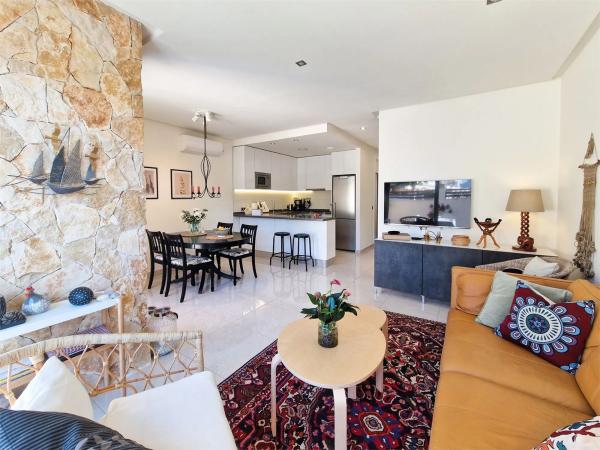 Casa independiente en calle Corbeta