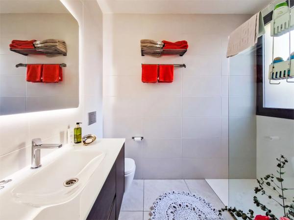 Casa independiente en calle Corbeta